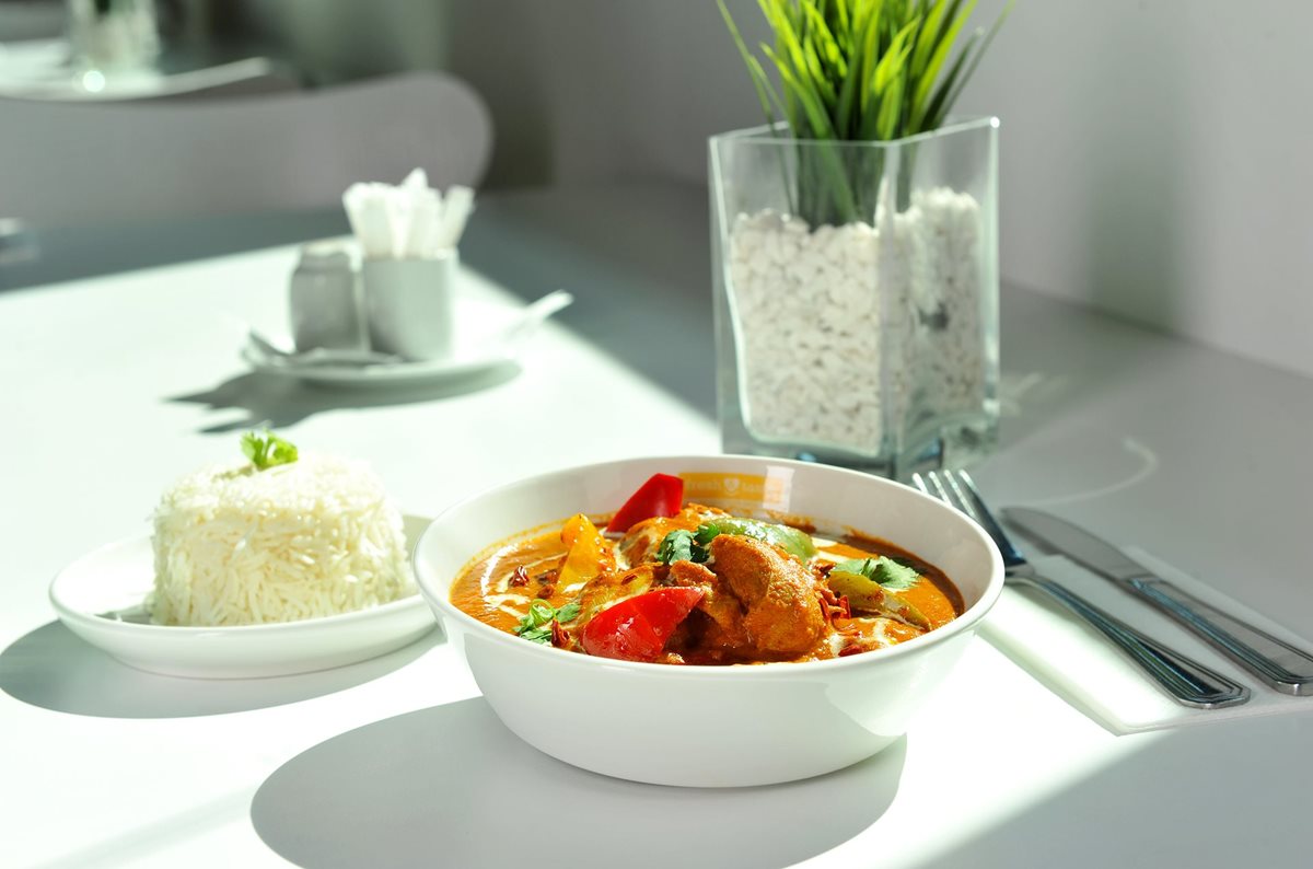 <p>Spoléháme na udržitelné materiály a snižujeme potravinový odpad.</p>
